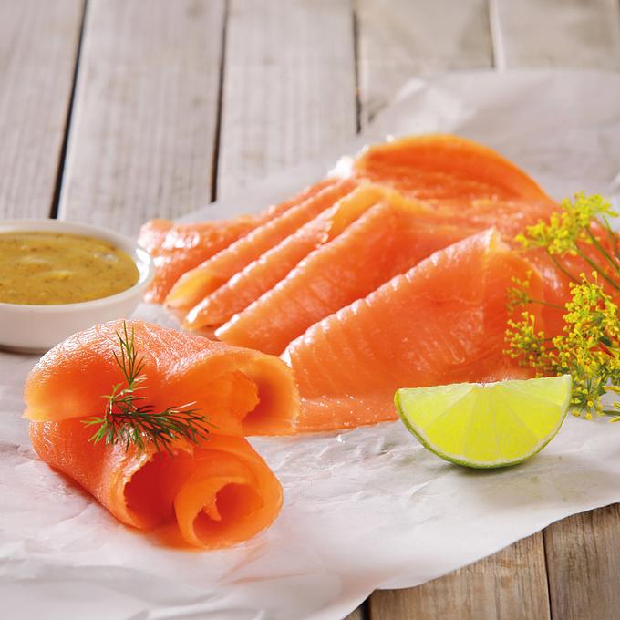 Rauchlachs geschnitten 350 g und 1 x 50 g Dillsauce
