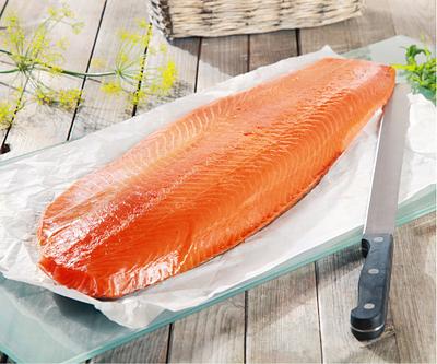 Rauchlachs, ganz 800 g und Lachsmesser