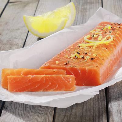 Rauchlachs-Rücken mit Zitronenpfeffer