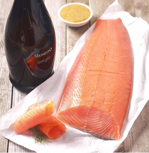 Rauchlachs mit Dillsauce u. Prosecco